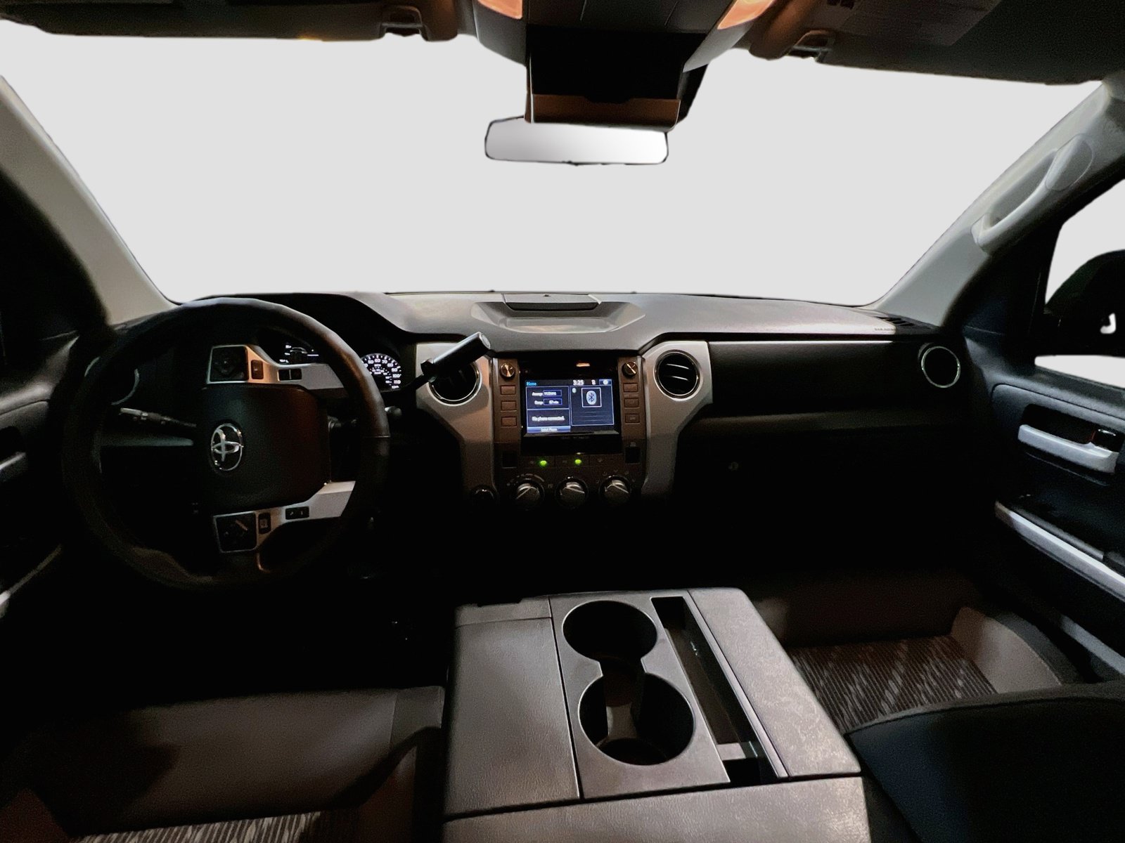 Used 2018 Toyota Tundra SR5 AWD/4WD image 16