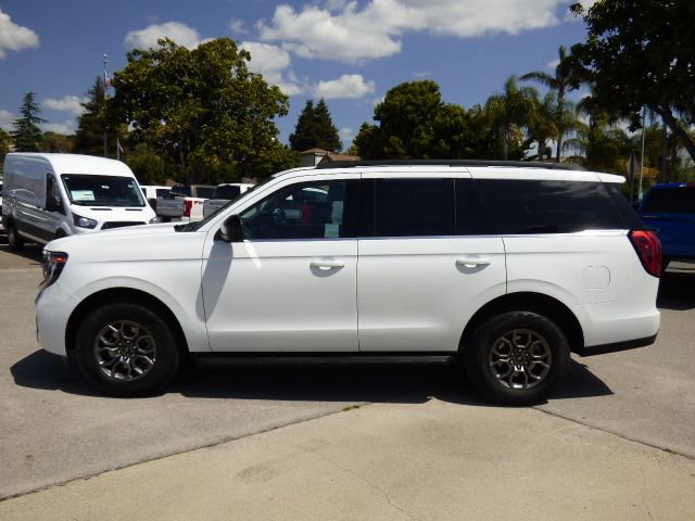 Used 2025 Ford Expedition Active RWD image 6