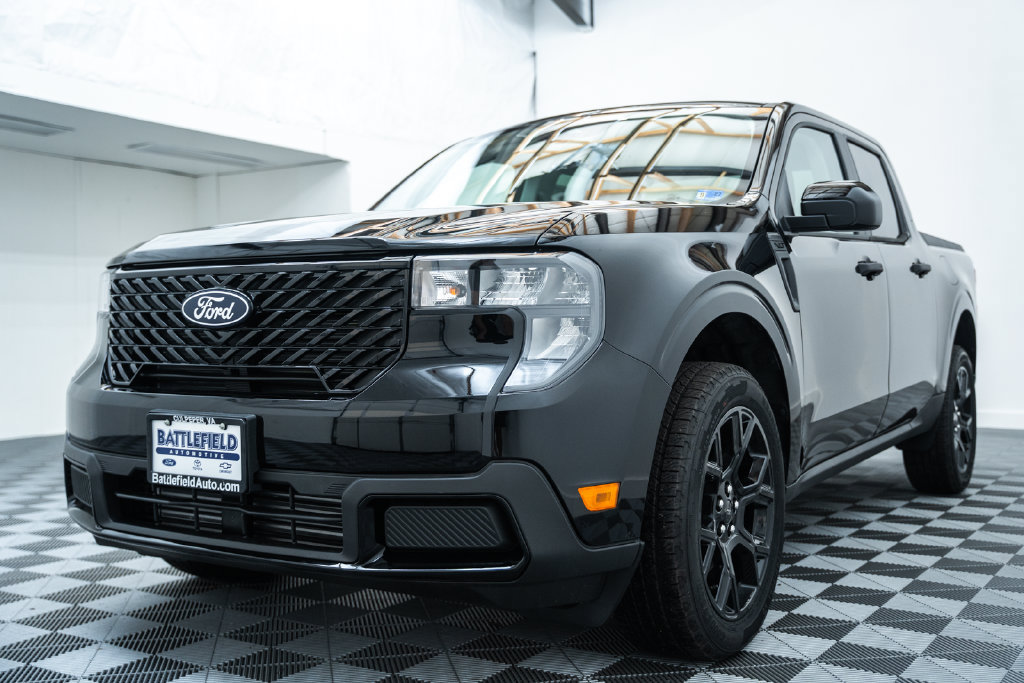 New 2026 Ford Maverick XLT w/ XLT Luxury Package AWD/4WD image 3