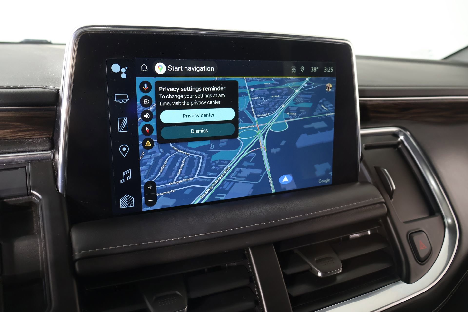 Used 2023 Chevrolet Suburban LT w/ Luxury Package image 6