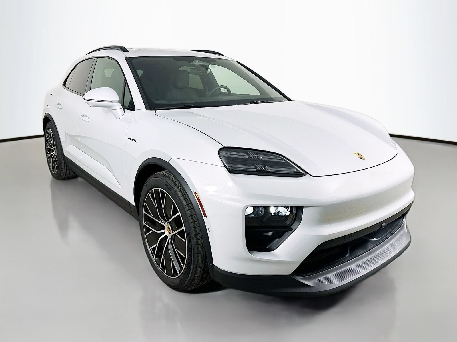 New 2026 Porsche Macan 4 Electric AWD/4WD image 3