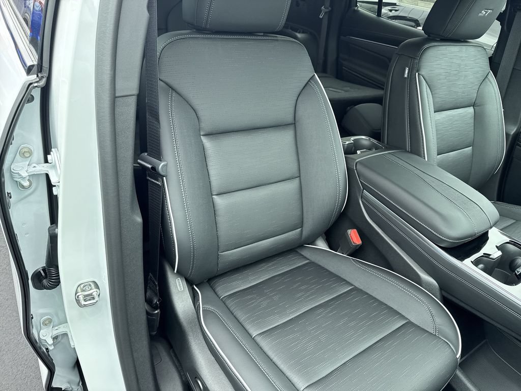 New 2026 Buick Enclave Sport Touring w/ Power Package FWD image 31