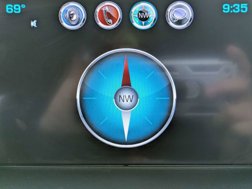 Used 2018 GMC Yukon SLE w/ SLE Value Package image 28