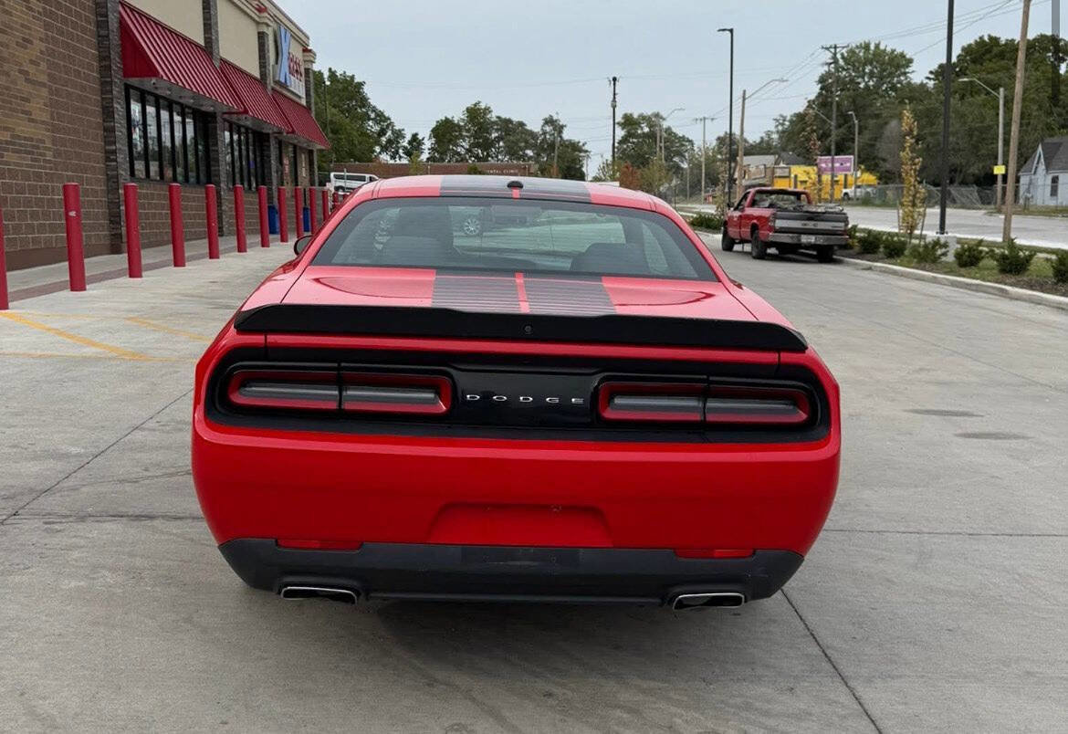 Used 2017 Dodge Challenger SXT w/ Blacktop Package image 6