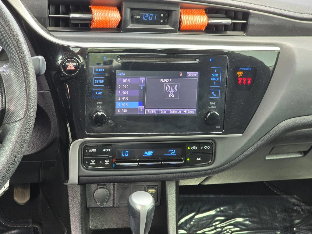 Used 2019 Toyota Corolla LE FWD image 34