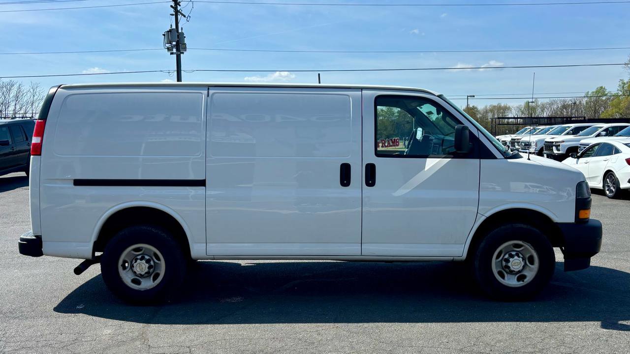 Used 2020 Chevrolet Express 3500 w/ Driver Convenience Package image 5