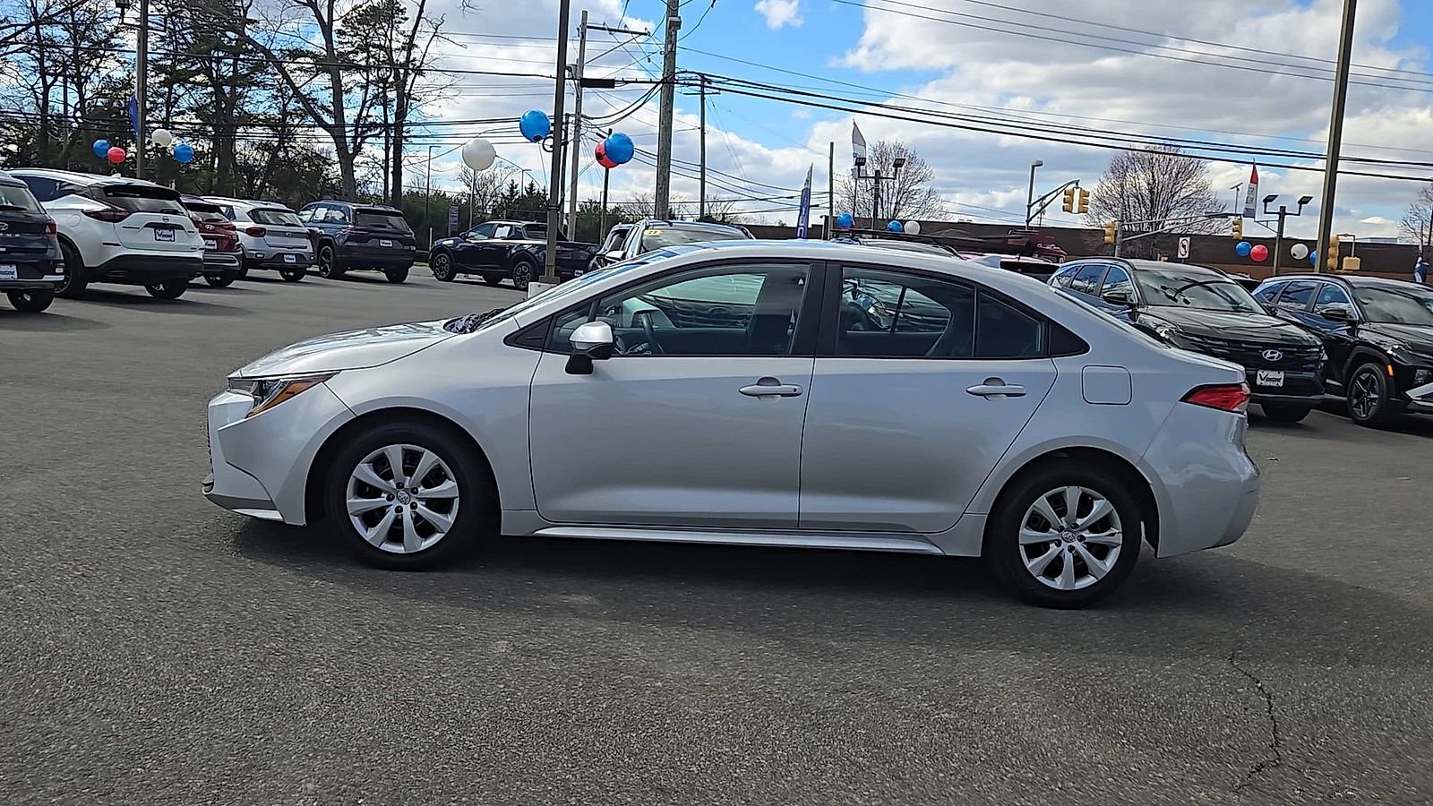 Used 2023 Toyota Corolla LE image 5
