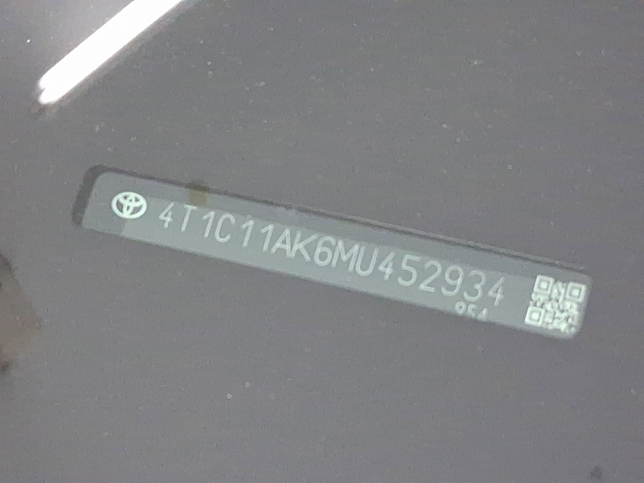 Used 2021 Toyota Camry LE image 18