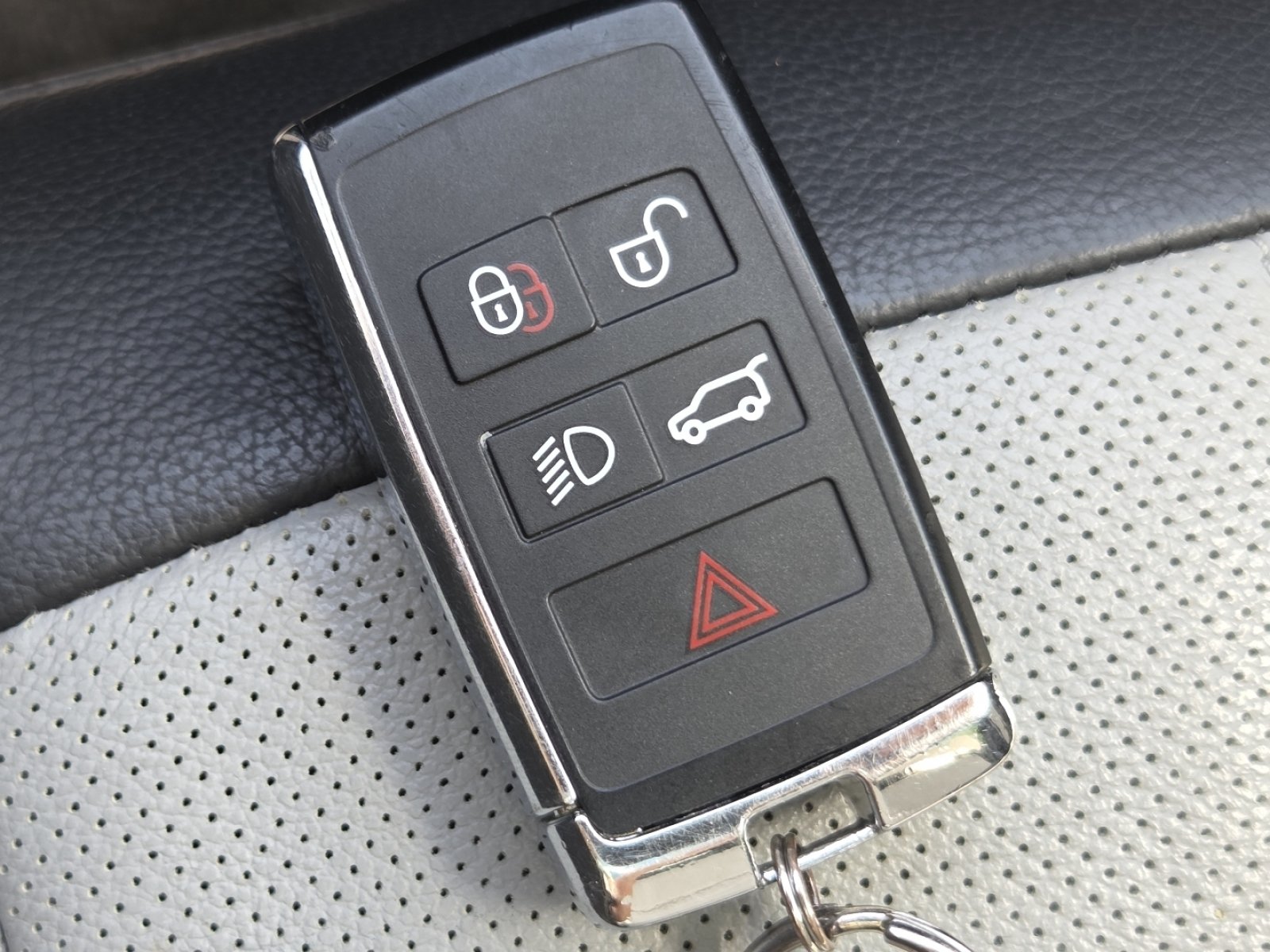 Used 2023 Land Rover Range Rover Evoque R-Dynamic S AWD/4WD image 39