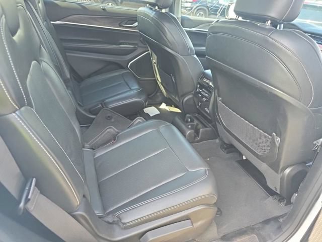 Used 2022 Jeep Grand Cherokee L Limited w/ Luxury Tech Group II AWD/4WD image 7