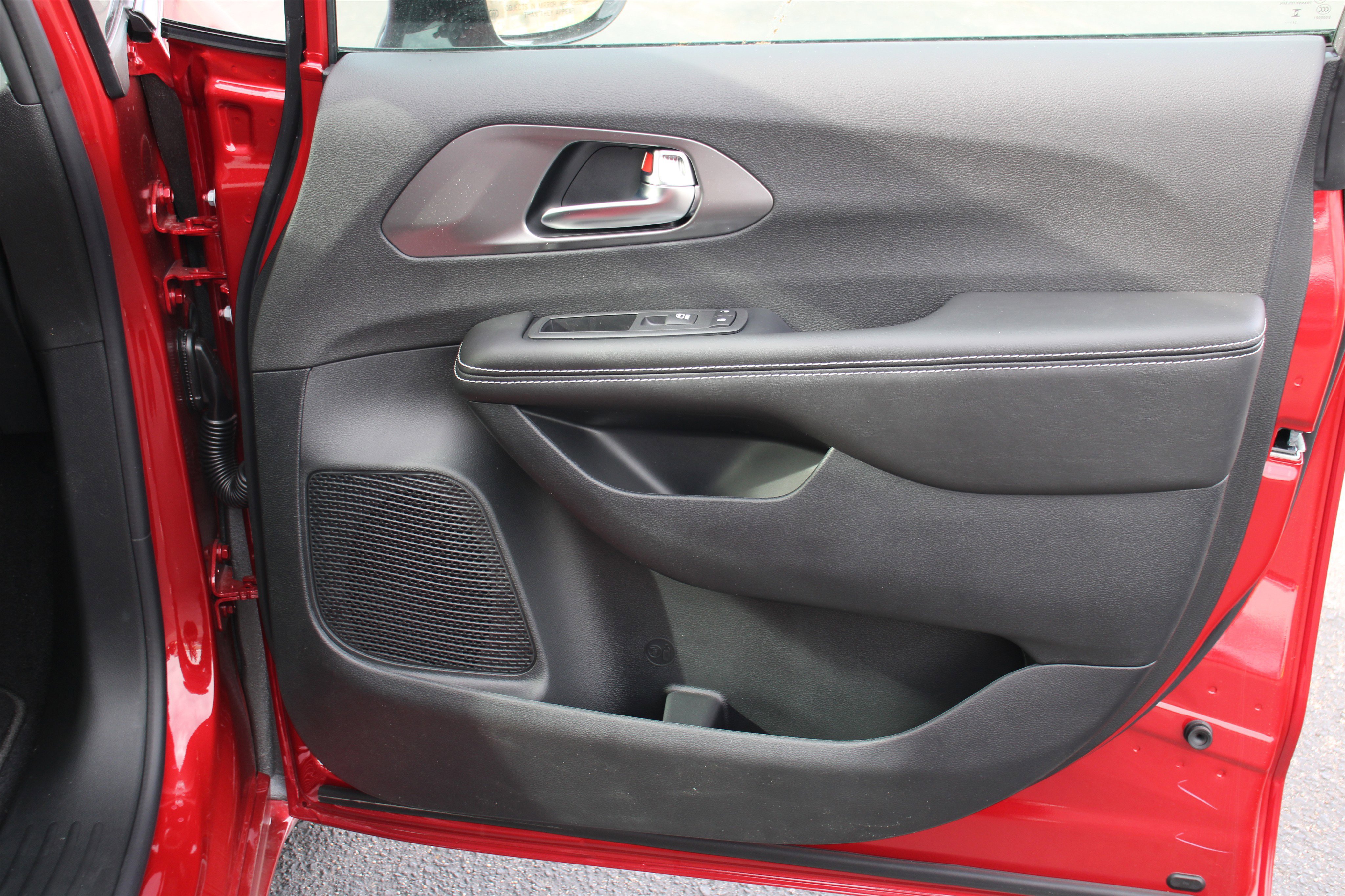 New 2026 Chrysler Pacifica Select image 30