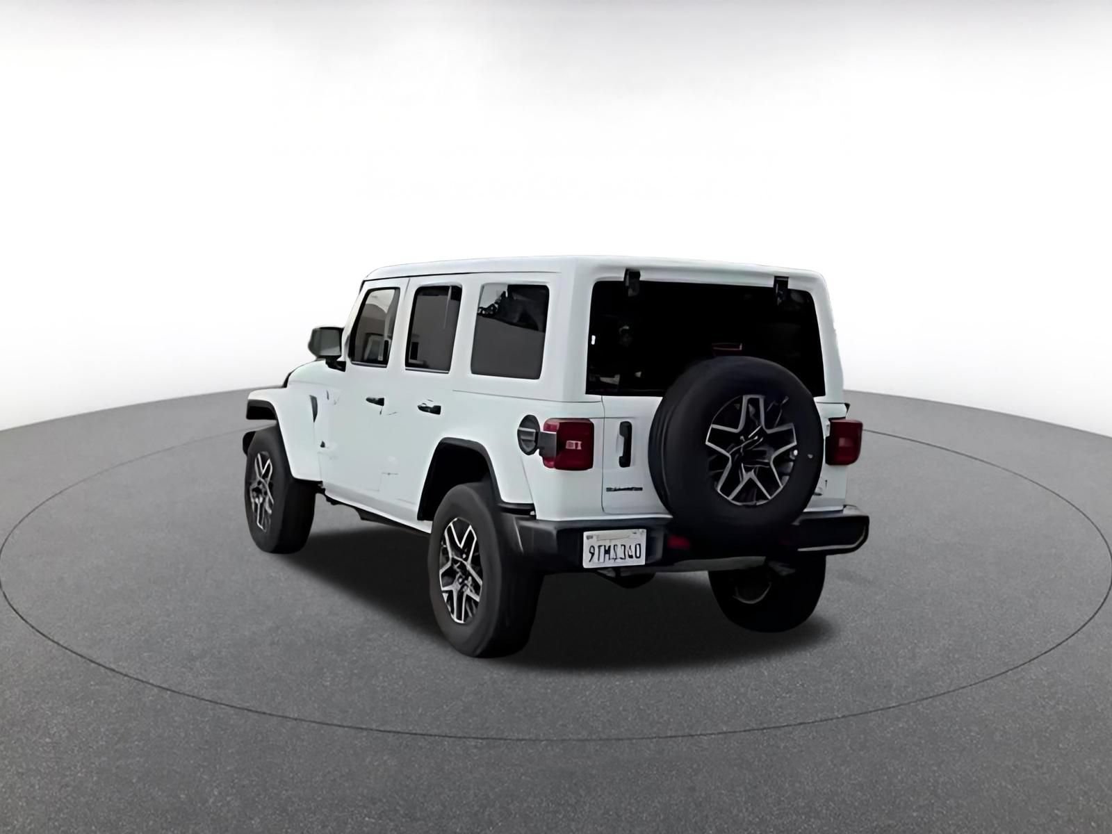 Used 2025 Jeep Wrangler Unlimited Sahara AWD/4WD image 8