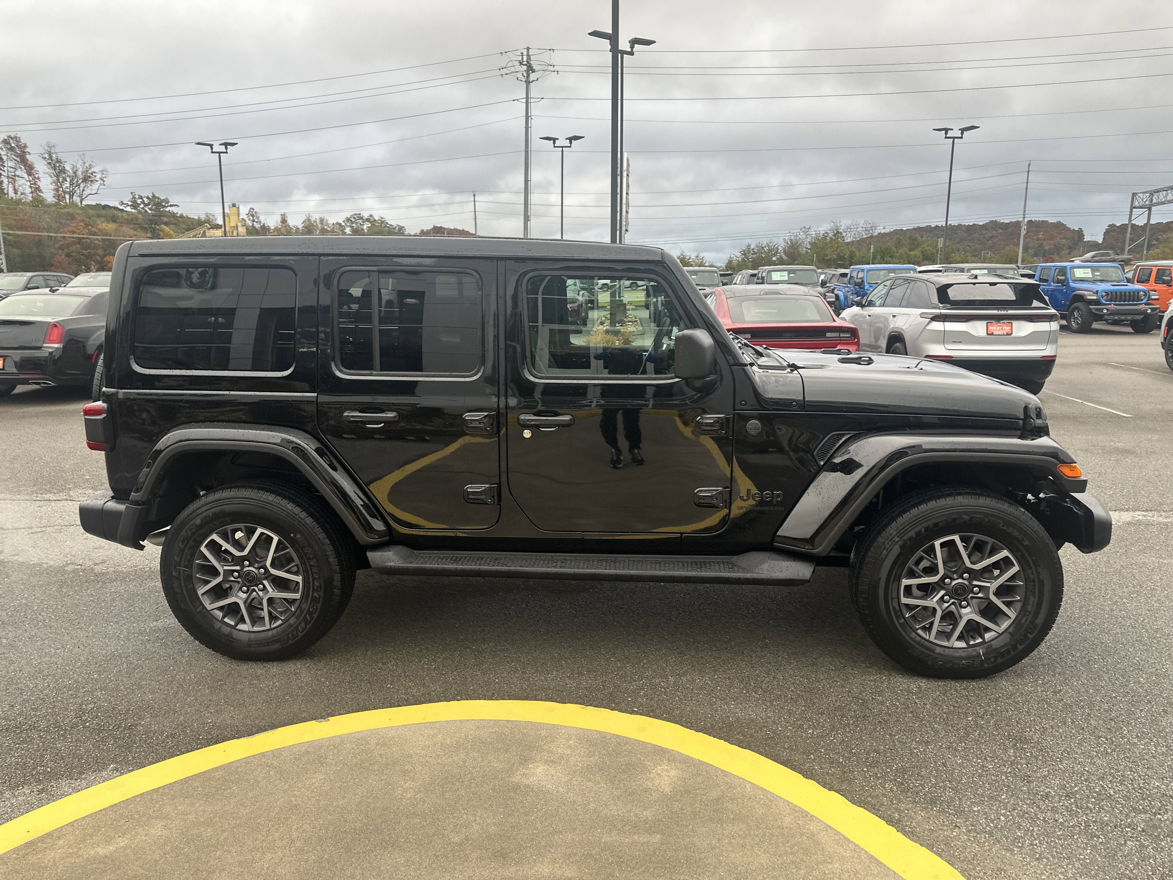 New 2026 Jeep Wrangler Unlimited Sahara AWD/4WD image 6