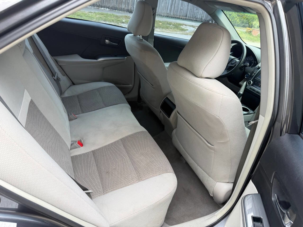 Used 2013 Toyota Camry LE image 22