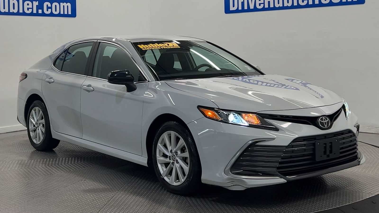 Used 2022 Toyota Camry LE w/ Carpet Mat Package (TMS) AWD/4WD image 2