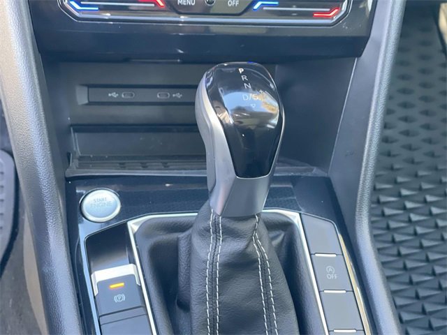 Used 2025 Volkswagen Taos SE image 16