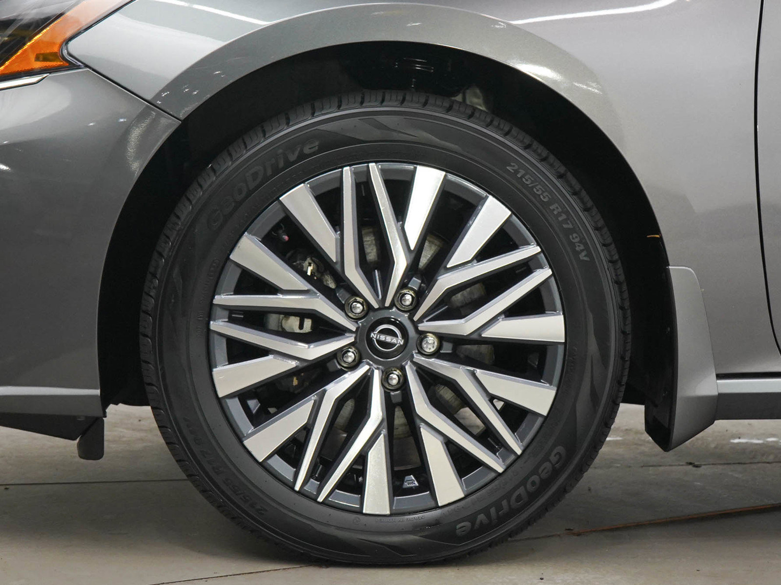 Used 2023 Nissan Altima 2.5 SV w/ SV Premium Package AWD/4WD image 28