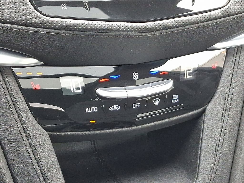 Certified 2025 Cadillac XT6 Luxury image 18