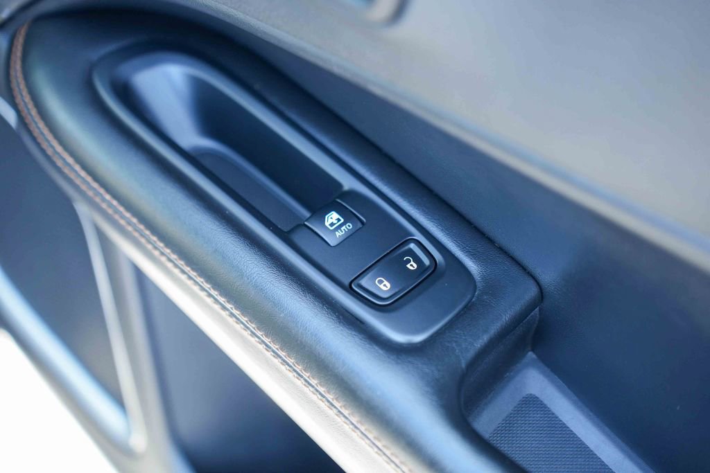 Used 2018 Jeep Compass Limited w/ Navigation Group AWD/4WD image 21