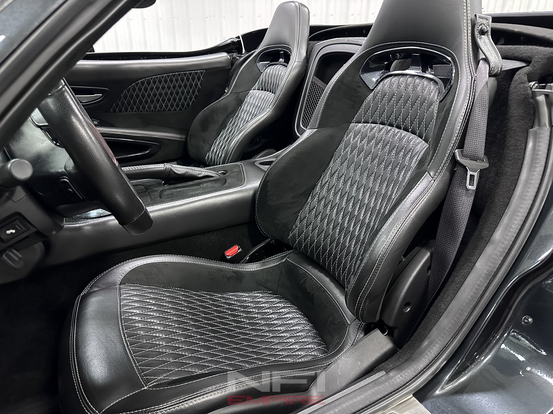 Used 2014 SRT Viper GTS w/ GTS Laguna Interior Package RWD image 33