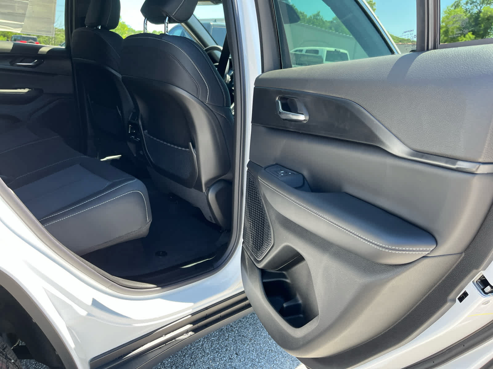 New 2026 Jeep Grand Cherokee Laredo AWD/4WD image 28