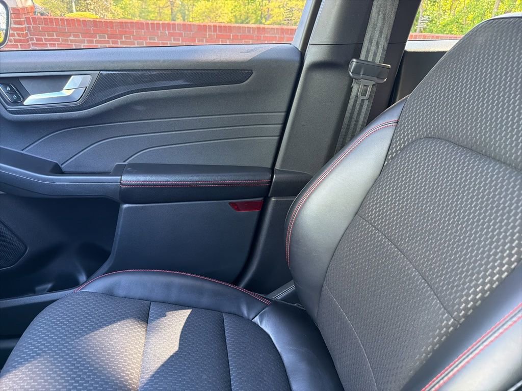 Used 2023 Ford Escape ST-Line Elite AWD/4WD image 24