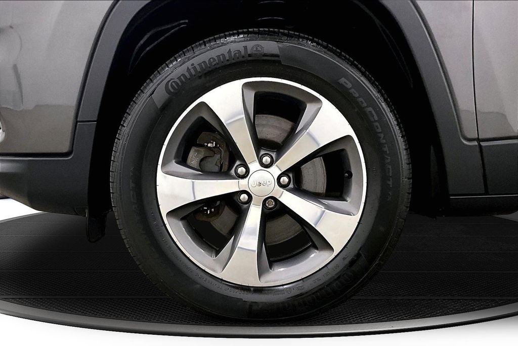 Used 2019 Jeep Cherokee Limited AWD/4WD image 33