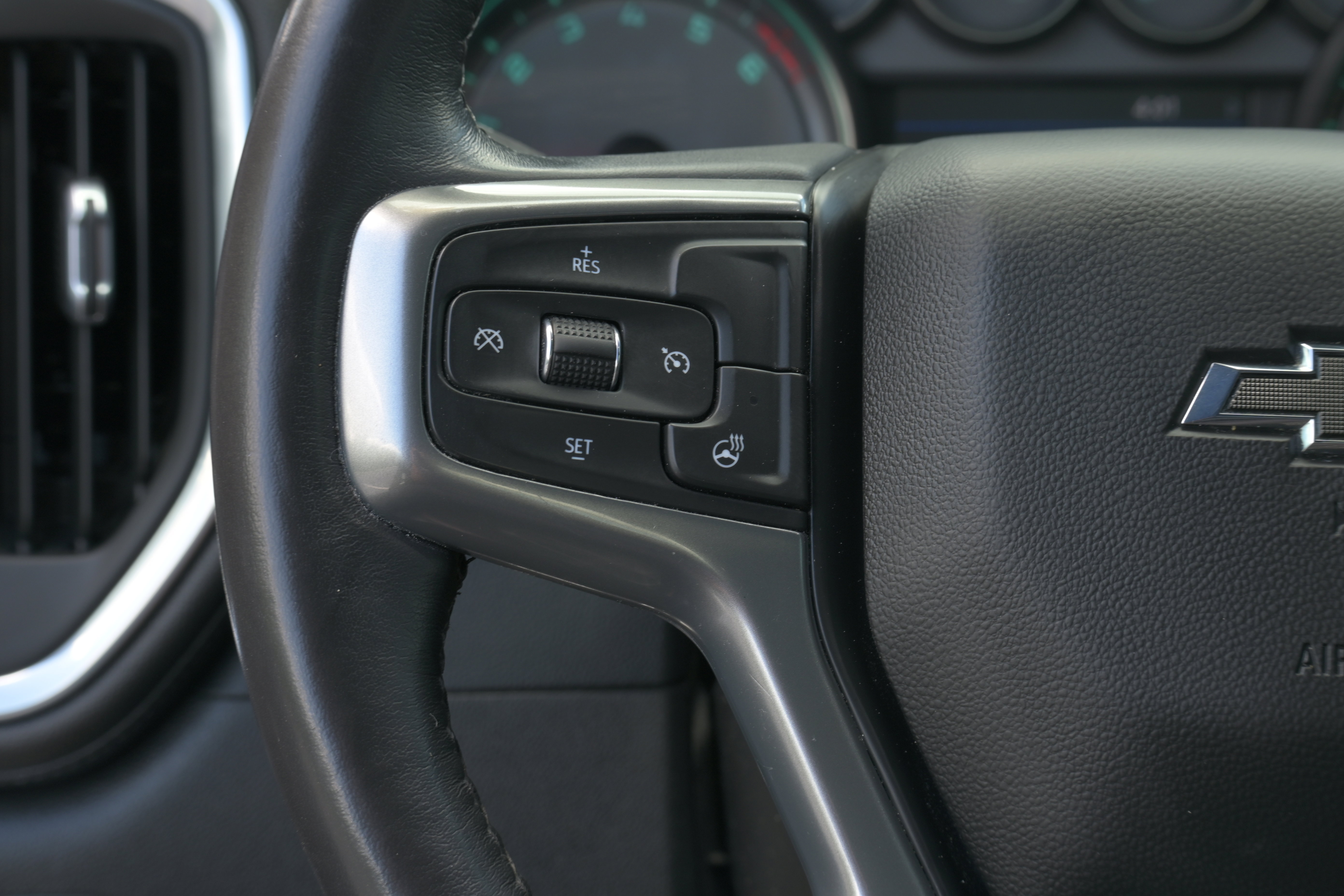Used 2022 Chevrolet Silverado 1500 RST AWD/4WD image 19