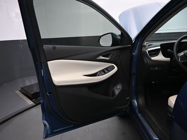 Certified 2024 Buick Encore GX Avenir w/ Avenir Technology Package AWD/4WD image 12