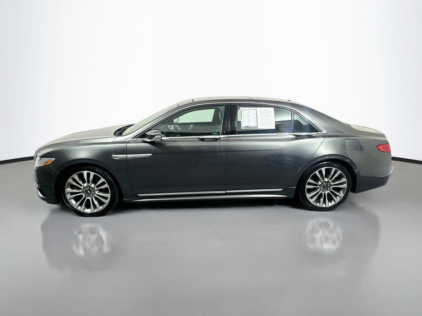 Used 2017 Lincoln Continental Reserve w/ Luxury Package AWD/4WD image 4