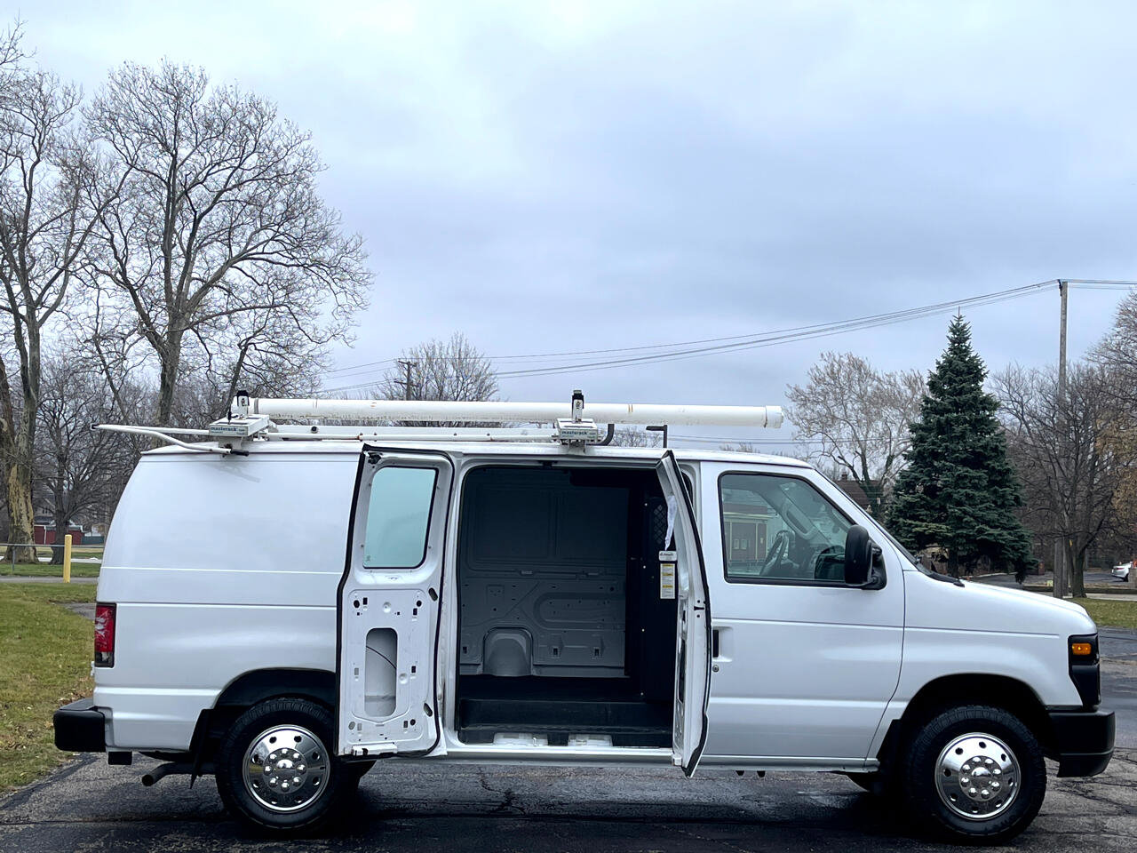 Used 2013 Ford E-150 and Econoline 150 image 8