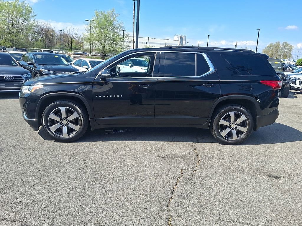 Used 2019 Chevrolet Traverse LT w/ LT Premium Package AWD/4WD image 9