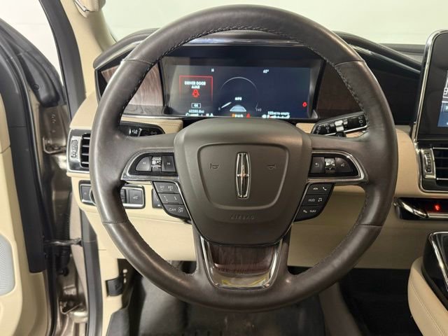 Used 2020 Lincoln Navigator L Reserve w/ Luxury Package AWD/4WD image 16