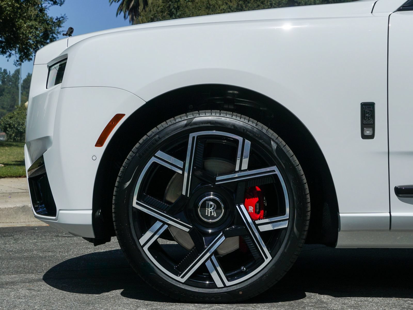 New 2027 Rolls-Royce Cullinan Black Badge AWD/4WD image 12