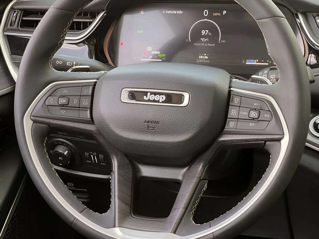Used 2022 Jeep Grand Cherokee Limited 4xe w/ Luxury Tech Group II AWD/4WD image 9