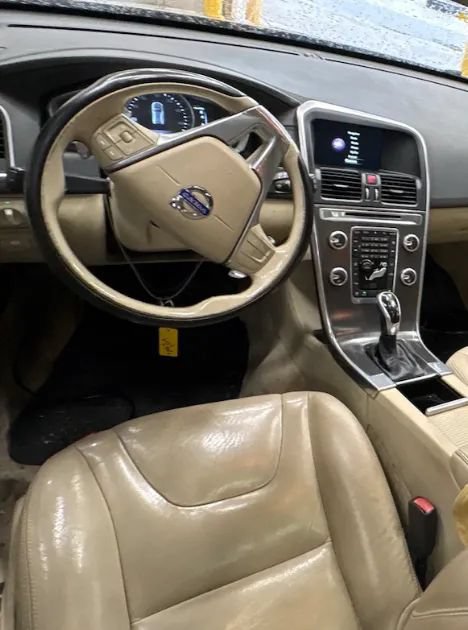 Used 2015 Volvo XC60 T6 AWD/4WD image 8