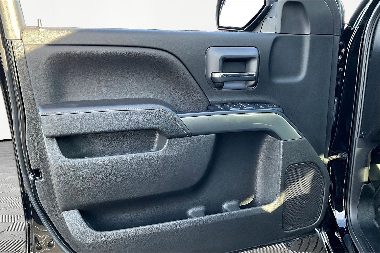 Used 2018 Chevrolet Silverado 1500 LT w/ All Star Edition image 21