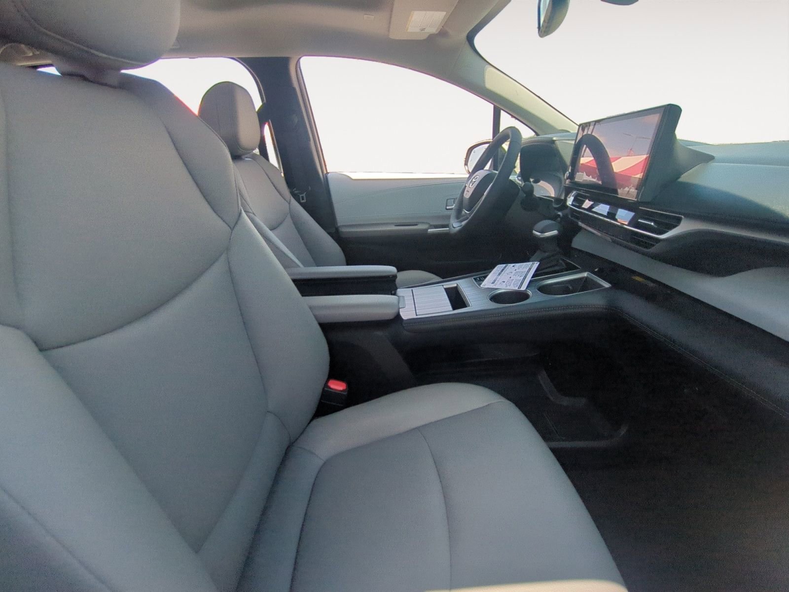 New 2026 Toyota Sienna XLE FWD image 15