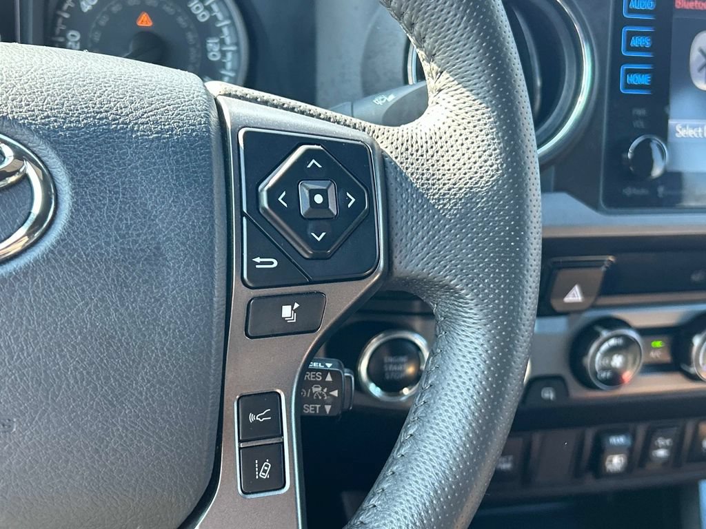 Used 2018 Toyota Tacoma TRD Sport AWD/4WD image 23