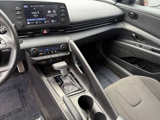 Used 2025 Hyundai Elantra Sport FWD image 16