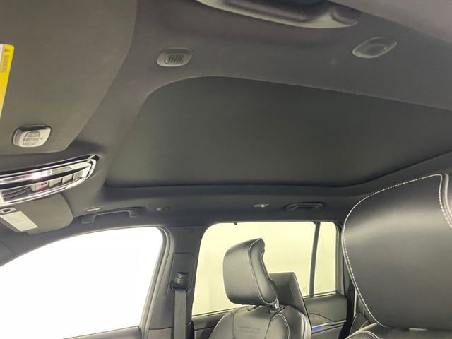 Certified 2025 Jeep Grand Cherokee L Overland w/ Advanced Protech Group III image 15