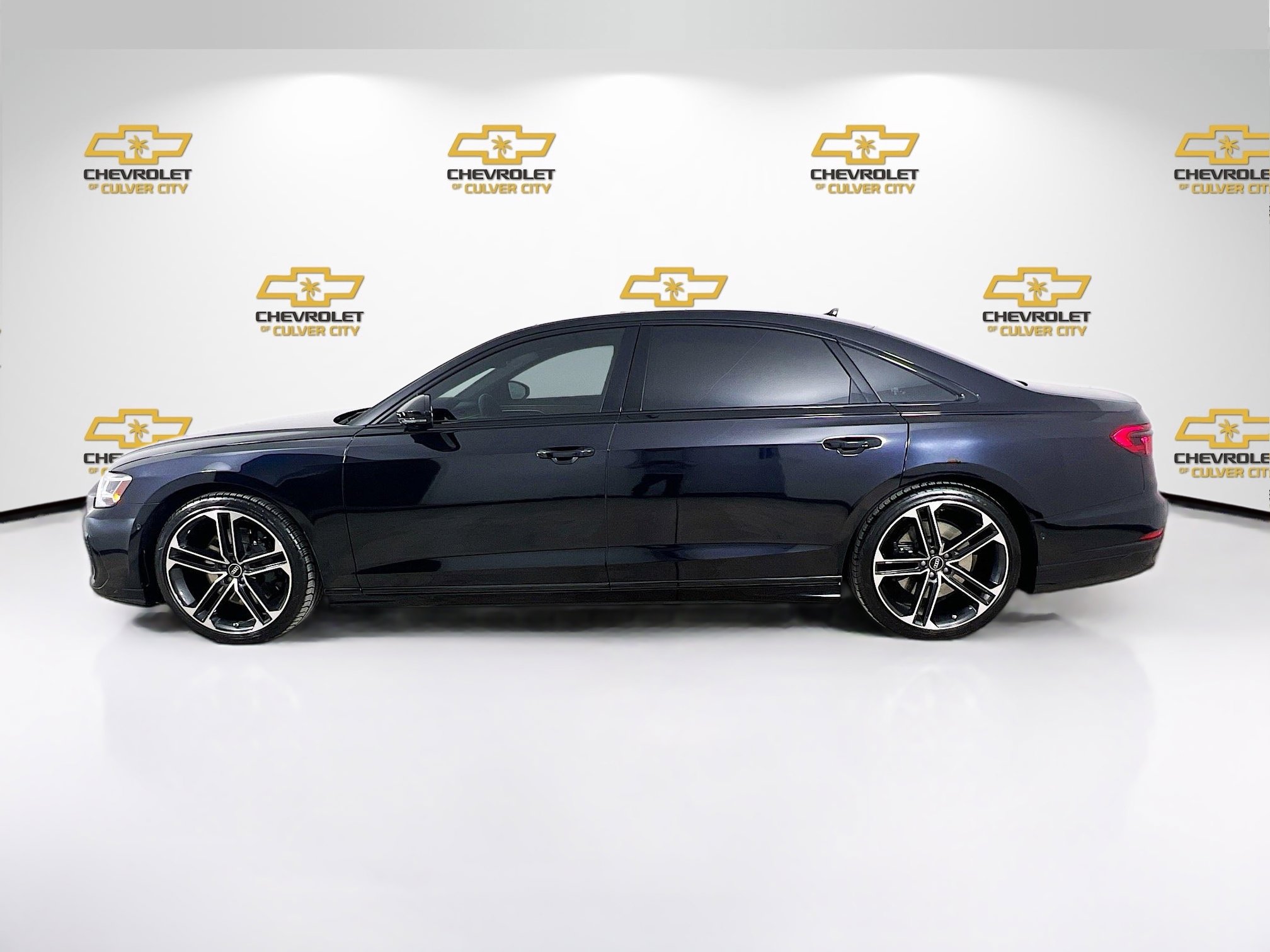 Used 2025 Audi A8 L 3.0T w/ Executive Package image 4