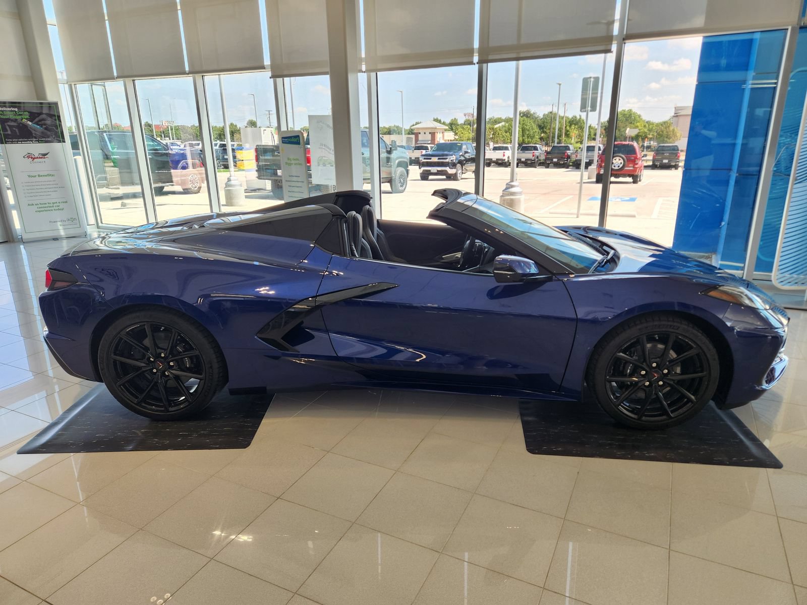 New 2027 Chevrolet Corvette Stingray Convertible RWD image 7