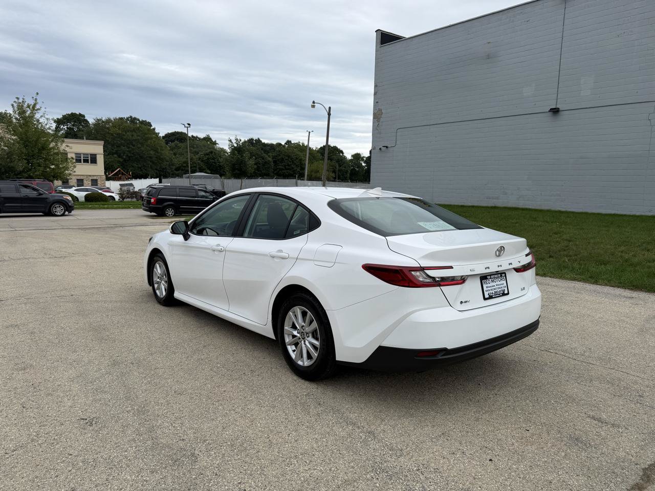 Used 2025 Toyota Camry LE FWD image 5