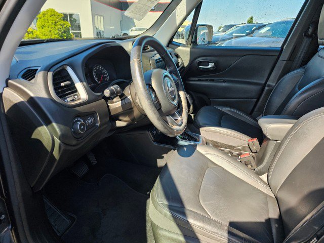 Used 2018 Jeep Renegade Limited image 24