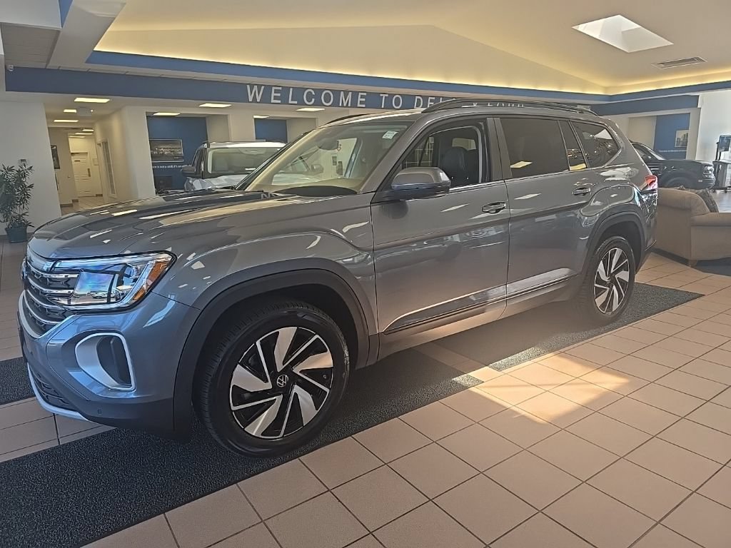 Used 2024 Volkswagen Atlas SE AWD/4WD image 2