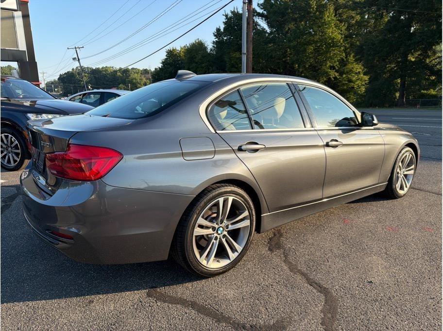 Used 2018 BMW 330i Sedan RWD image 6