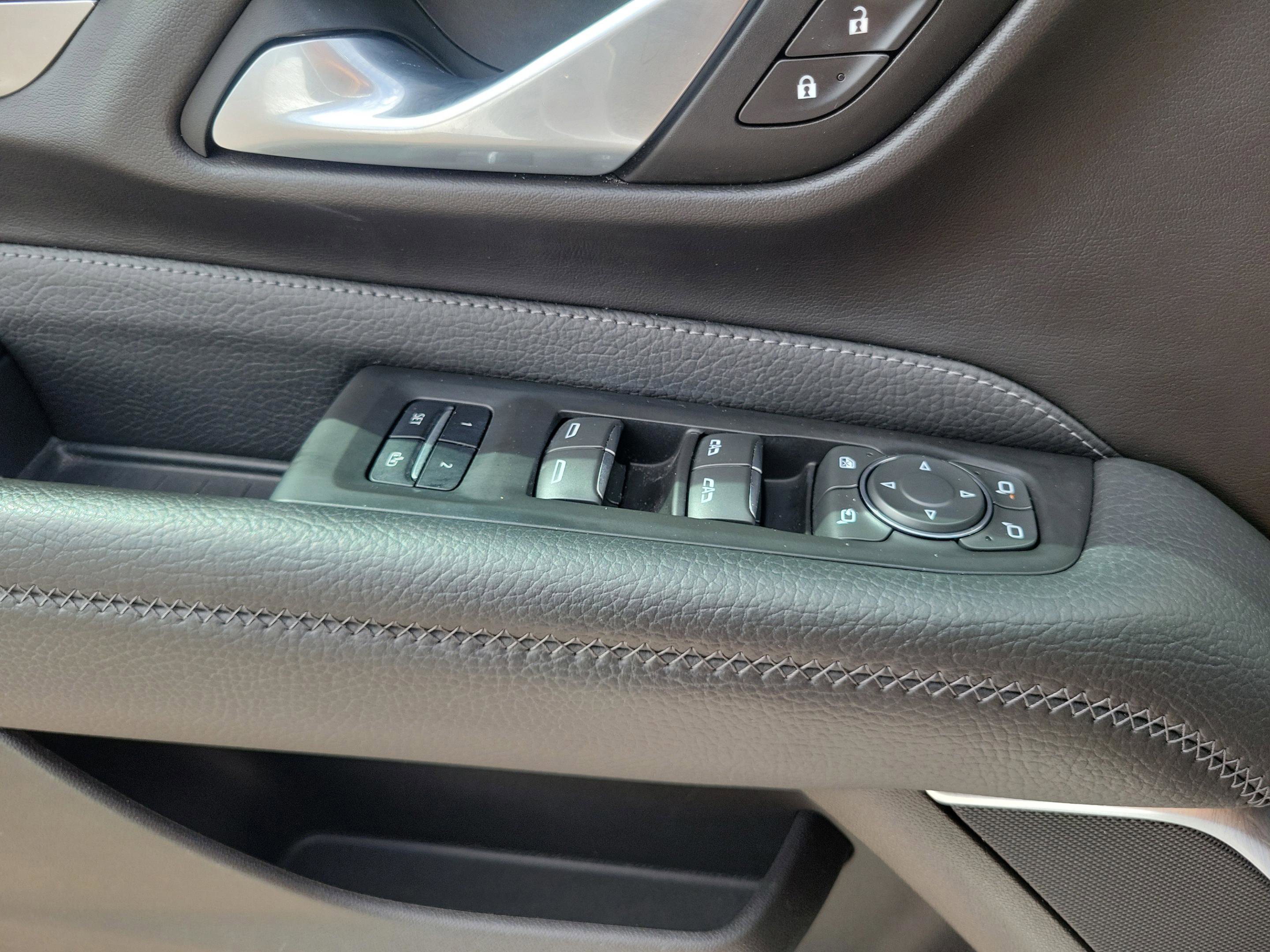 Used 2022 GMC Yukon XL Denali image 23