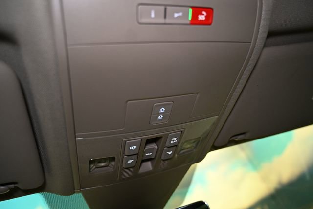 Used 2022 Volkswagen Atlas SEL Premium image 48