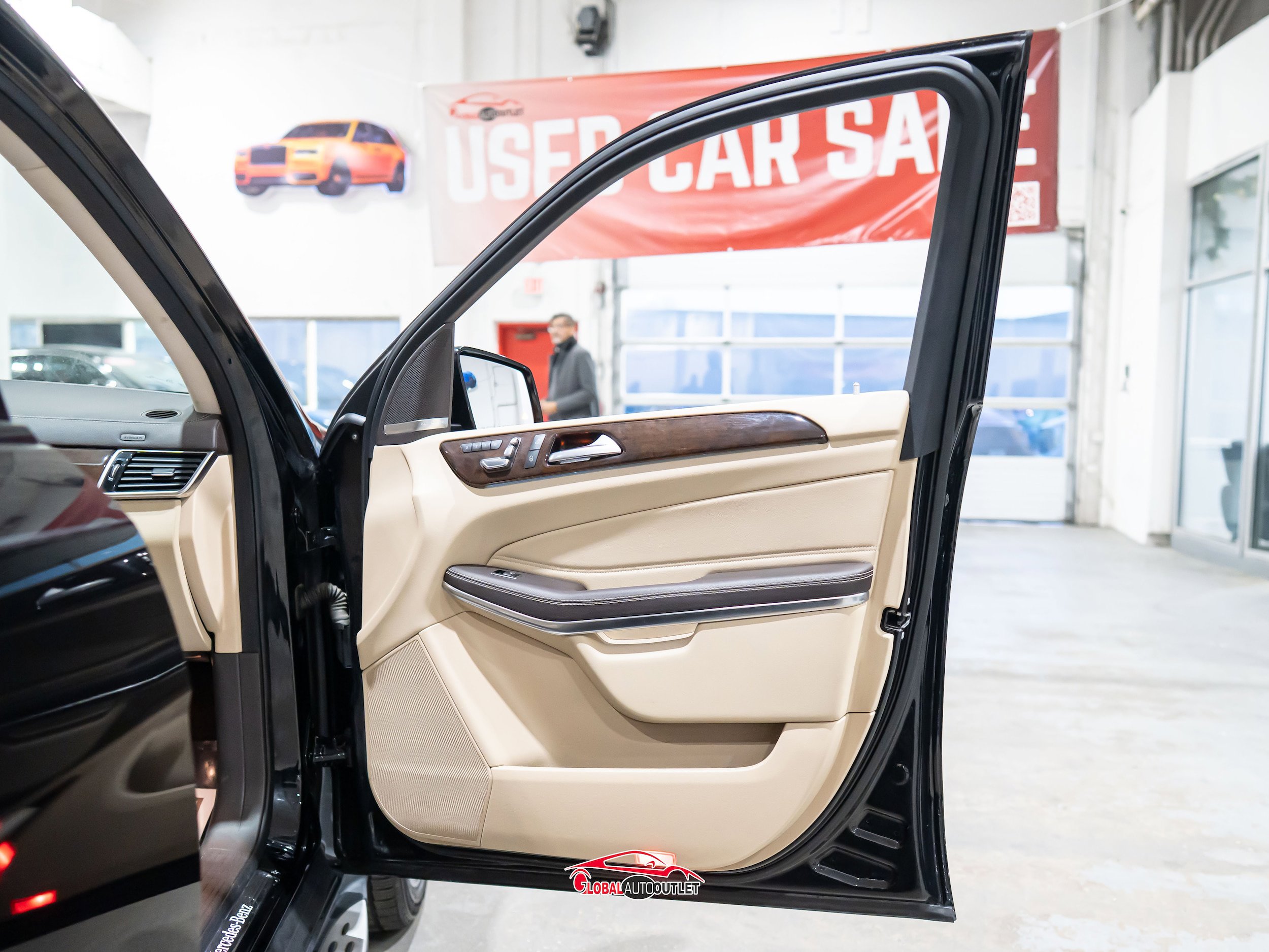 Used 2018 Mercedes-Benz GLS 550 4MATIC w/ Driver Assistance Package image 48